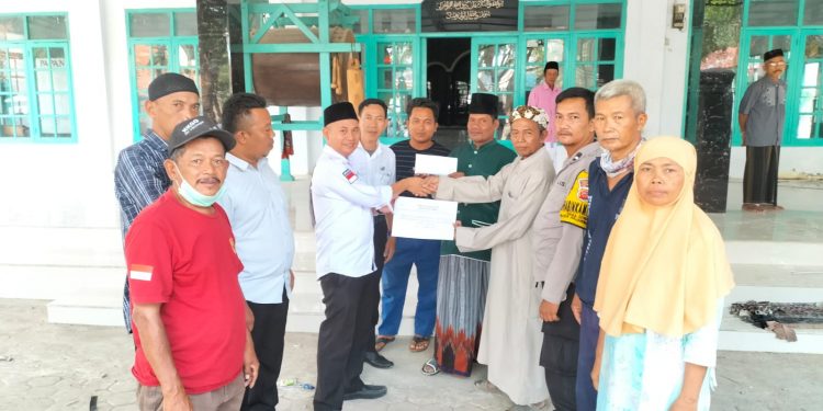 Pemerintah Desa Sende Berikan Bantuan Untuk Warga Korban Kebakaran dan Renovasi Sarana Ibadah