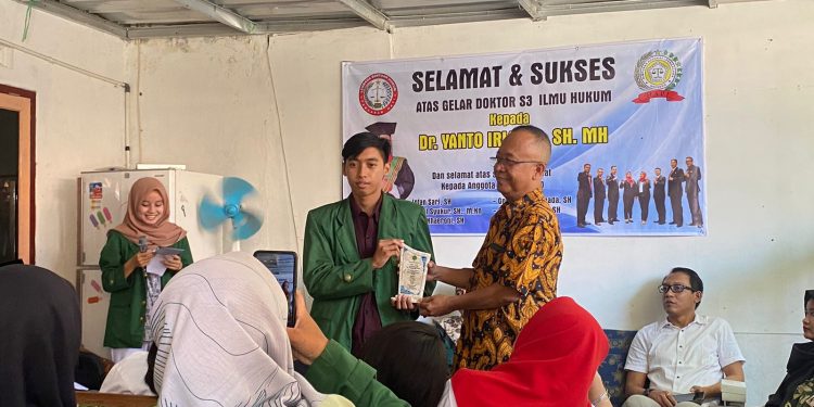 Dirut LBH Pancaran Hati Gelar Acara Syukuran Gelar Doktor Dan Sumpah Advokat Anggota LBH Pancaran Hati Di Pengadilan Tinggi Bandung Serta Pelepasan PPL Mahasiswa IAIN Syech Nurjati Cirebon  