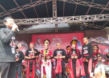 Indramayu Pecahkan Rekor MURI Tari Topeng Kelana Dengan Jumlah Peserta Terbanyak