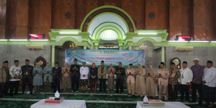 Dalam Rangka Mempringati Hari Santri Nasional Tahun 2022, Pemkab Cirebon Laksanakan Berbagai Kegiatan Antara Lain Khitanan Massal Dan Nikah Massal