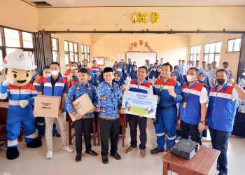 KPI RU VI Goes to School, Perwira Kilang Pertamina Balongan Beri Edukasi Siswa SMP Negeri 1 dan 2 Balongan
