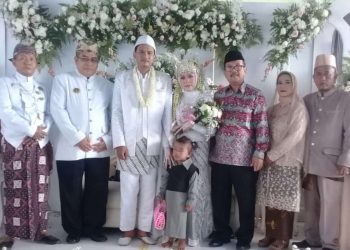 Mama Sultan Kacirebonan, Bupati Cirebon Dan Anggota Dewan Hadiri Akad Nikah Putri Kuwu Desa Danawinangun