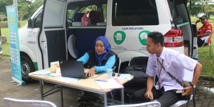 BPJS Kesehatan Indramayu Buka Stand Mobile Pelayanan