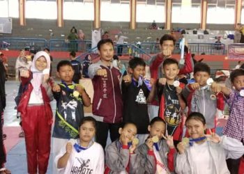 Sebelas Siswa – Siswi SDN 3 Arjawinangun Raih Juara Pertama Dan Kedua Kejuaraan Karate Bupati Cup II