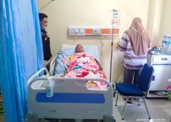 Setelah Membacok Mohamad Kumar , Di Pom Bensin Wilayah Losari Cirebon , Diduga Pelaku Pembacokan , Langsung Kabur