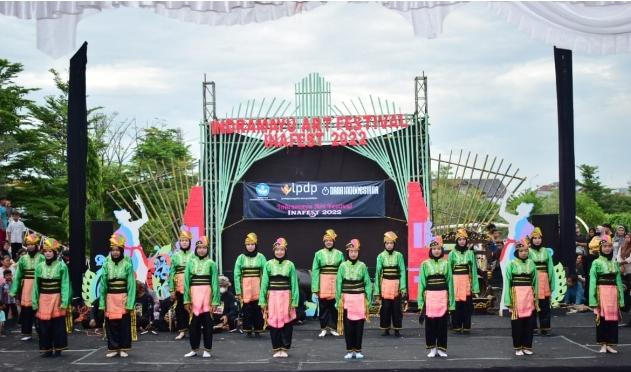 Taman RTH Jatibarang Gelar Indramayu Art Festival 2022, Pementasan Kesenian Tradisional