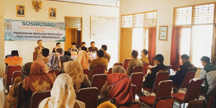 Anggota Dapil V Gelar Sosialiasi Raperda Inisiatif DPRD Tahun 2022 Tentang Pendidikan Ideologi Pancasila Dan Wawasan Kebangsaan