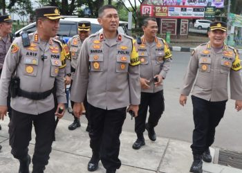 Kapolresta Cirebon Dampingi Wakapolda Jabar Tinjau Arus Libur