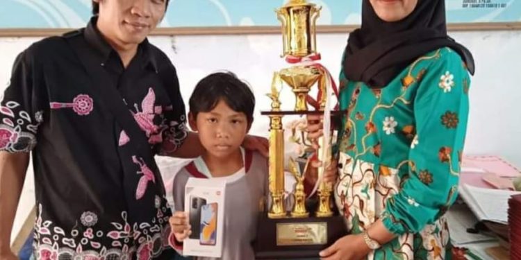 Kado Akhir Tahun, Siswa SDN Tunggulpayung Raih Juara 3 Lomba Catur Tingkat Nasional