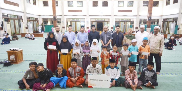 Raih Berkah di Akhir Tahun, Kilang Pertamina Balongan Santuni Anak Yatim