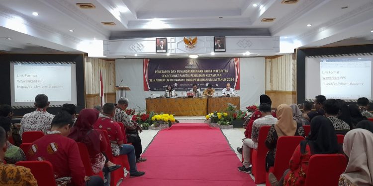 KPU Indramayu Kukuhkan Sekretariat PPK