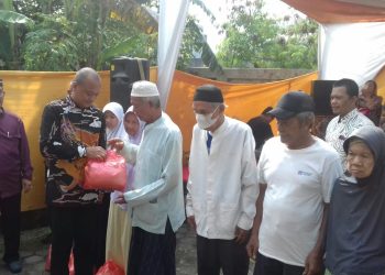 Harian Umum Pelita News Terus Tingkatkan Kepedulian dan Kepekaan Sosial, Dengan Berikan Santunan Kepada Anak Yatim Piatu Serta Jompo
