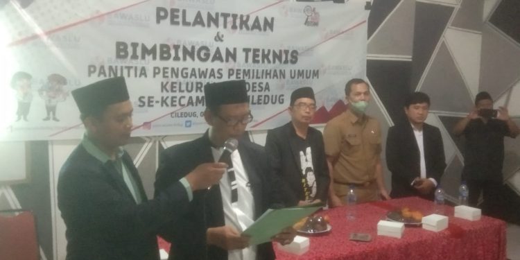 Pelantikan dan Bimbingan Teknis Pengawas Pemilihan Umum Desa se-Kecamatan Ciledug