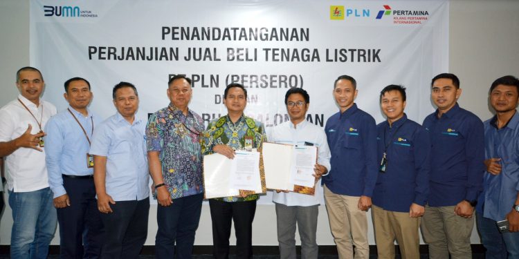 Pertamina RU VI Balongan dan PLN tanda tangani MoU Suplai Kebutuhan Listrik