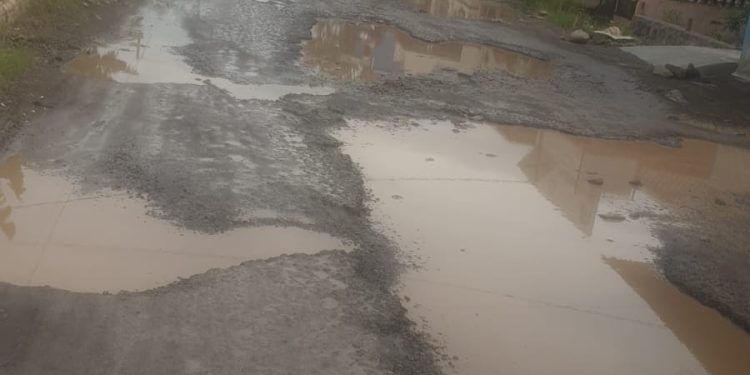 Terkait Banyaknya Jalan Rusak, Masyarakat Kecamatan Pabedilan Tanyakan Perbaikan Jalan Pada Bupati Cirebon