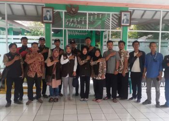 Kunjungan Komisioner KPU Kabupaten Cirebon Husnul Khotimah  Ke Desa Weru Kidul