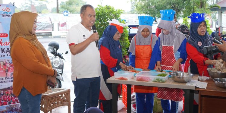 Diskanla Indramayu Ajarkan Cara Membuat Bakso Ikan