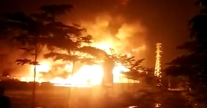 Si Jago Merah Hanguskan Pabrik Busa