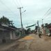 Masyarakat Masyarakat Desa Kalisari Perbaiki Jalan Kabupaten Cirebon Yang Rusak