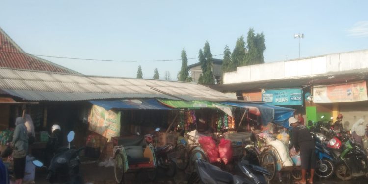 Pedagang Tanyakan Pembangunan Pasar Desa Losari Kidul Kapan Rampung