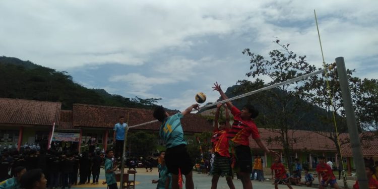 Memperingati Harla Ke-15 SMA Negeri 1 Sindangwangi Gelar Turnamen Bola Voli