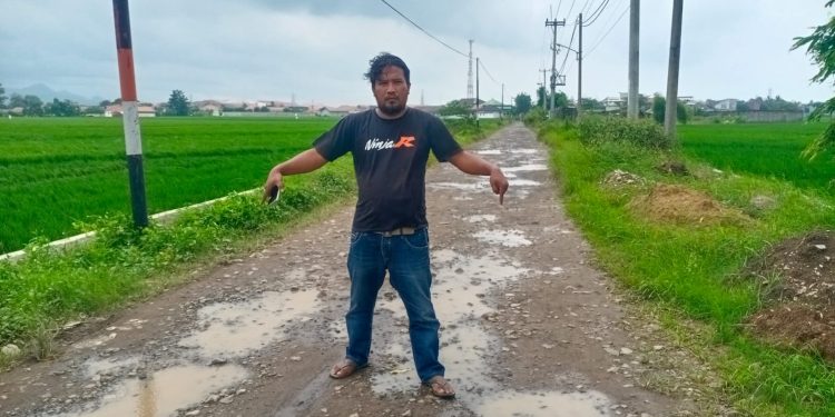 Jalan Menuju Perumahan Cendana Dan Perumahan Kutilang Hingga Puluhan Tahun Tak Perbaiki