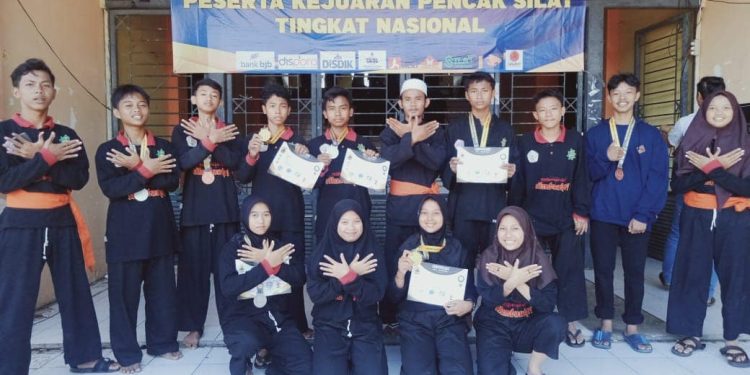 Kejurnas Pencak Silat Indramayu Open 2023, Santri Ponpes I’anatul Mubtadiin Dukuh Indramayu Raih 8 Medali