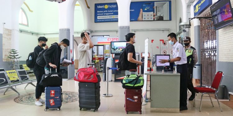 Vaksin Booster Masih Jadi Syarat Wajib Naik KA Jarak Jauh