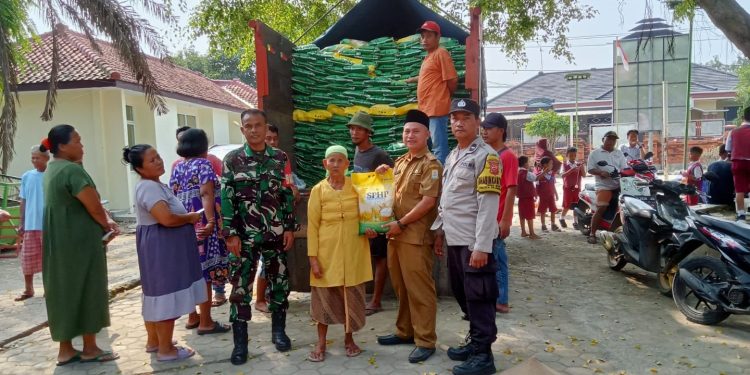 Pemdes Sende Bersama Disperindag dan Bulog Gelar Pasar Beras Murah