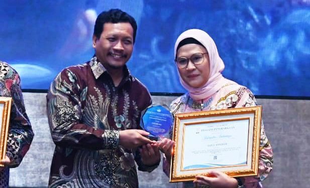 BPR KR Buka Pelayanan Pengaduan, Bupati Nina Agustina; Jangan Sampai Rakyat Dirugikan