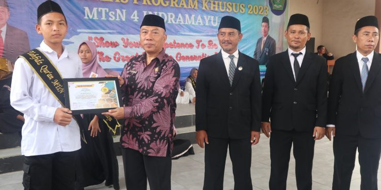 Siswa dan Siswi MTs Negeri 4 Indramayu di Wisuda
