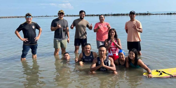 Jelang SEA GAMES 2023, Timnas Triathlon Indonesia Berlatih di Pantai Tirtamaya Indramayu