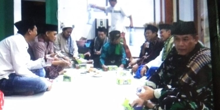 Jamaah Masjid Nurul Hikmah Buka Bersama Dengan Camat