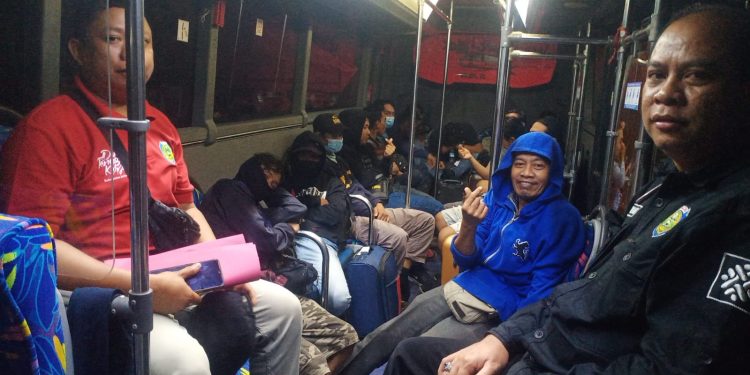 Pemkab&nbsp;&nbsp;Indramayu&nbsp;&nbsp;Pulangkan 45 Naker PLTU Morowali Terlantar