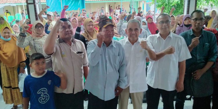 Pemdes dan Warga Jungjang Wetan Sambut Hangat Sosialisasi KIE Obat dan Makanan yang Dilakukan Dr.Ir.H.Kardaya Warnika,D.E.A,