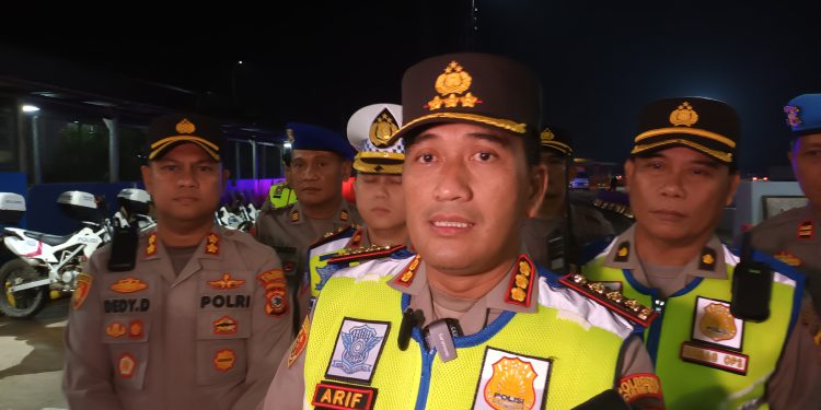 Kapolresta Cirebon Pantau Arus Mudik Gelombang Pertama di GT Palimanan