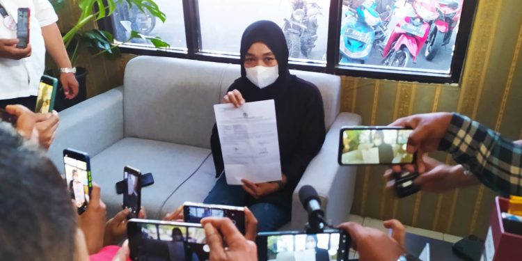 Diduga Lakukan KDRT, Sekmat Bongas Dipolisikan Istrinya