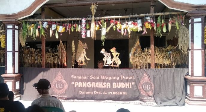 Kesenian Wayang Kulit Semarakan Pesta Mapag Sri Desa Jungjang Wetan Tahun 2023.