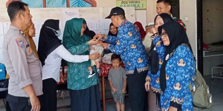 Ratusan Balita di Wilayah Kerja Puskemas Lohbener Jadi Sasaran Imunisasi Polio Putaran Kedua
