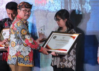 Pemkab Apresiasi Dengan Memberikan Logam Mulia Kepada Wajib Pajak Teladan
