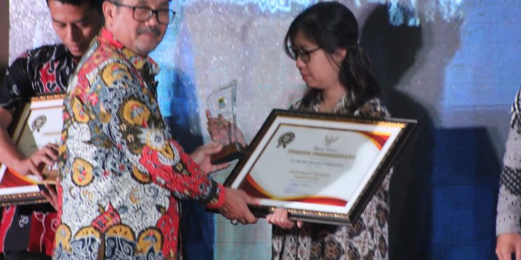 Pemkab Apresiasi Dengan Memberikan Logam Mulia Kepada Wajib Pajak Teladan
