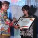 Pemkab Apresiasi Dengan Memberikan Logam Mulia Kepada Wajib Pajak Teladan