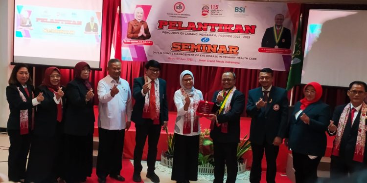 Ketua IDI Jawa Barat Lantik Pengurus IDI Indramayu