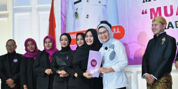 Pengurus MUA Community Indramayu Dilantik