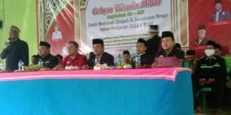 34 Madrasah Diniyah se Kecamatan Kroya Gelar Gebyar Wisuda Akbar
