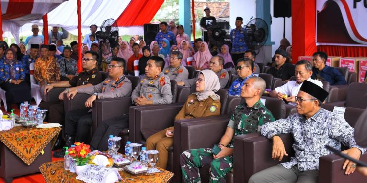 Kapolda Jabar Resmikan Pengadaan Air Bersih di Indramayu