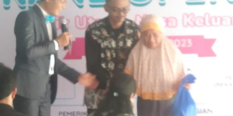 Klinik Utama Nusa Keluarga Gelar Khitanan massal Secara Gratis .