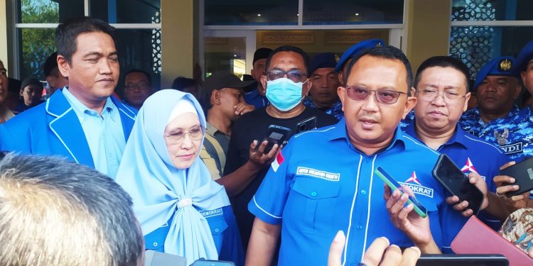 Ketua DPD Demokrat Jabar Lantik Pengurus DPAC Partai Demokrat se – Kabupaten Indramayu