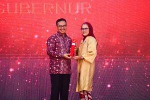 Satu Satunya Bupati Di Jawa Barat Penerima Manggala Karya Kencana