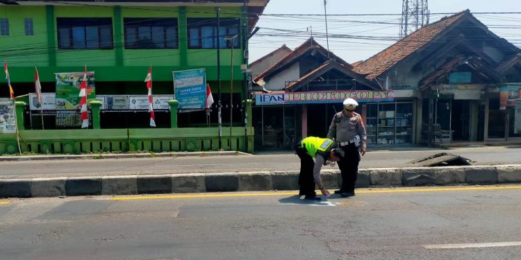 Laka Lantas di Pantura Indramayu, Dua Pelajar Tewas Terlindas Truk Kontainer